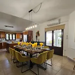 Holiday home Kasparis View *